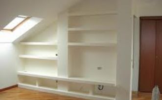 libreria con mensole prefatte in fibra di legno